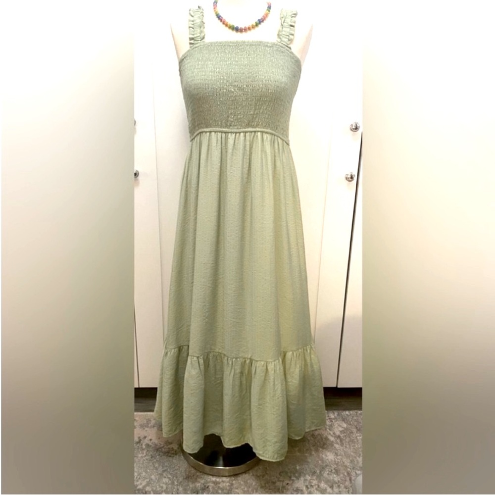 Green Strappy Ruffled Maxi Dress Crinkle Stretch Bust Area Sz LG NEW! FITM!!